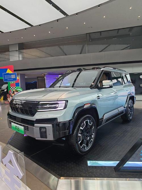 重庆222比亚迪方程豹硬派越野的爆款，英菲尼迪35周年与你共成长